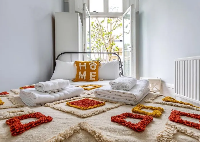 Bright 2 Bedroom Flat With Terrace In Notting Hill