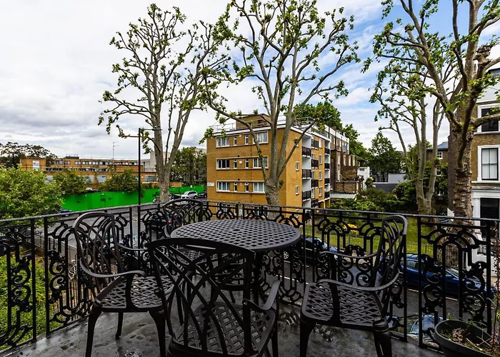 Bright 2 Bedroom Flat With Terrace In Notting Hill